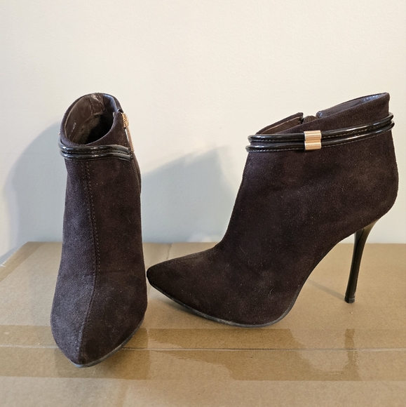 Chocolate brown suede boots - Picture 4 of 7